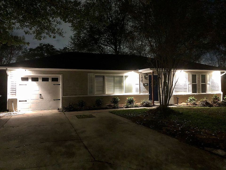 nighttime curb_soffit lights