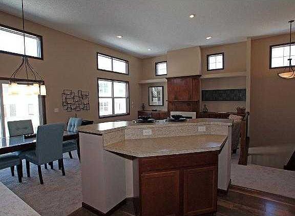 4th image of 427 Stonewood Ln
