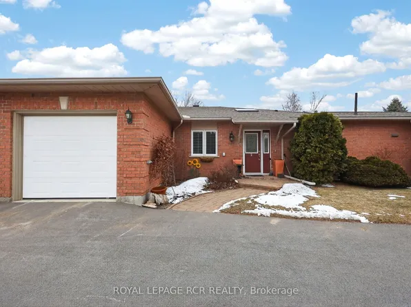 2-28 Reddington Dr #2, Caledon, ON L7E 4C3
