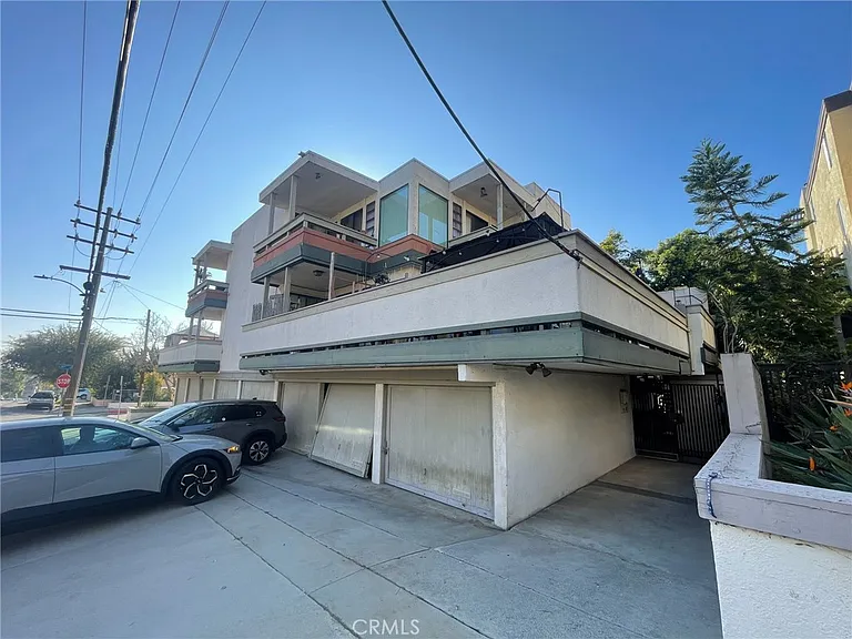 2575 E 19th St #17 — Photo 5