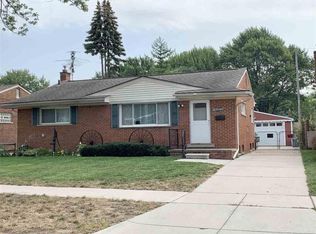 29546 Tawas St, Madison Heights, MI 48071