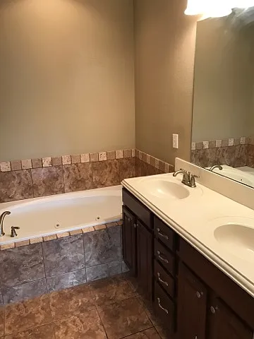 2316 Speedway Blvd — Photo 54