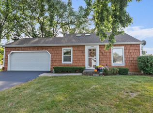 1590 Adams Ave, St Charles, IL