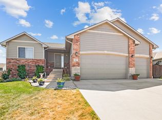 1927 E Teak Ct, Andover, KS 67002