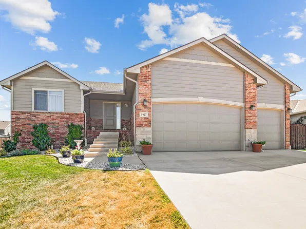 1927 E Teak Ct, Andover, KS 67002