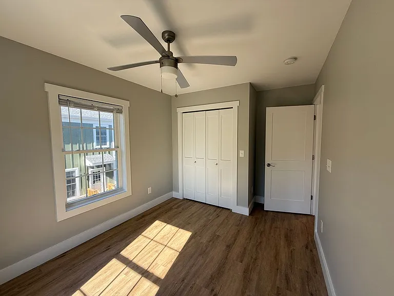906 Nassau St — Photo 20