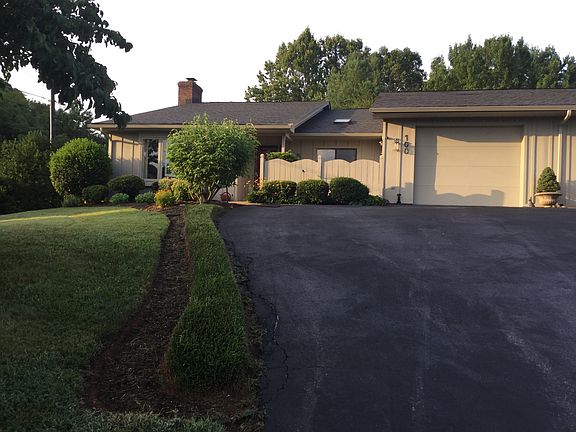 2nd image of 100 Saint Paul Dr