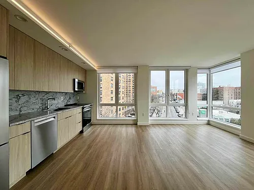 100 Sullivan Pl Photo 1