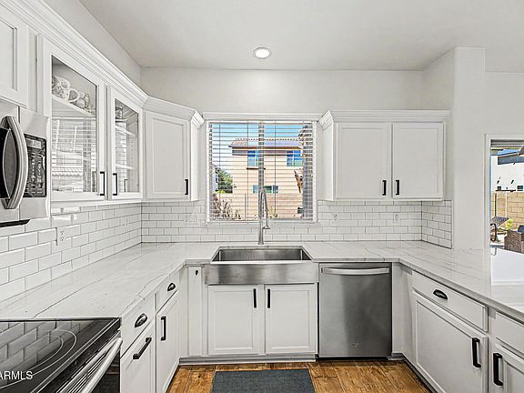 2nd image of 3134 E IVANHOE Street