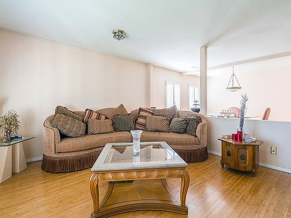 5th image of 131 W Ellis Ave