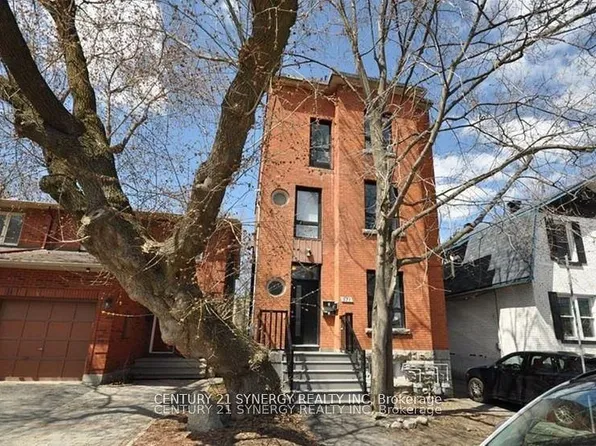 571 McLeod St #1A, Ottawa, ON K1R 5R2