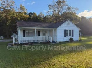 569 E Main St, Harleyville, SC 29448