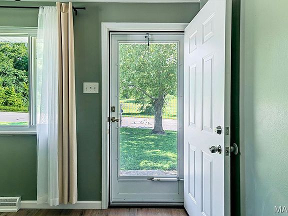 4th image of 1217 Clearview Dr