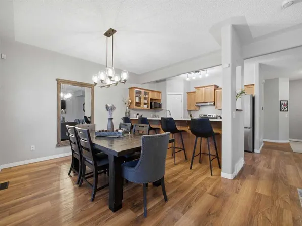 6 W Rocky Vista Ter NW, Calgary, AB T3G 5G5