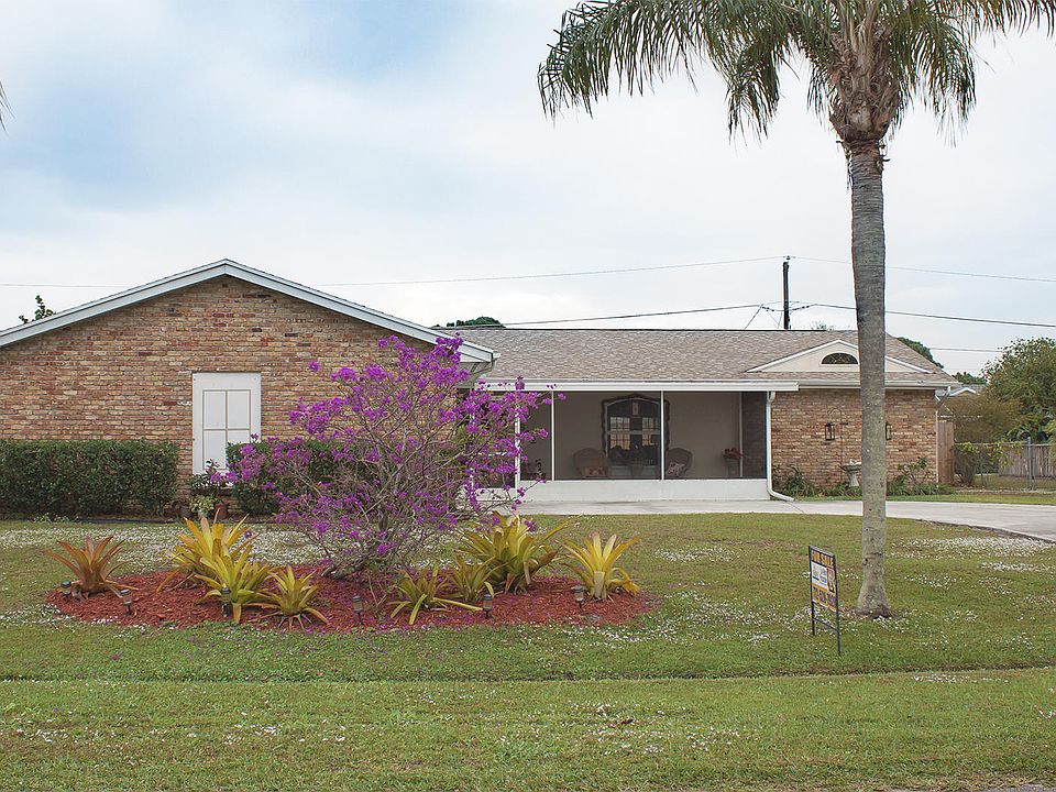 1st image of 1662 SE Goucho Avenue