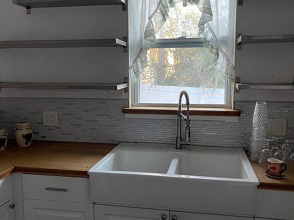 3rd image of 203 N. Oleander Ave