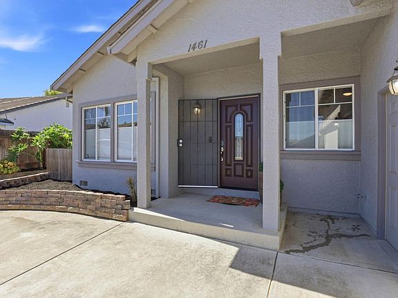 3rd image of 1461 El Cerro Dr