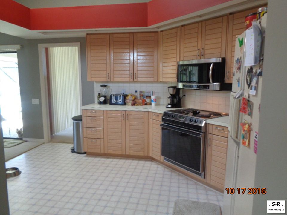 2nd image of 583 W Roberts Rd