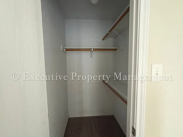 208 Janelle Dr — Photo 30