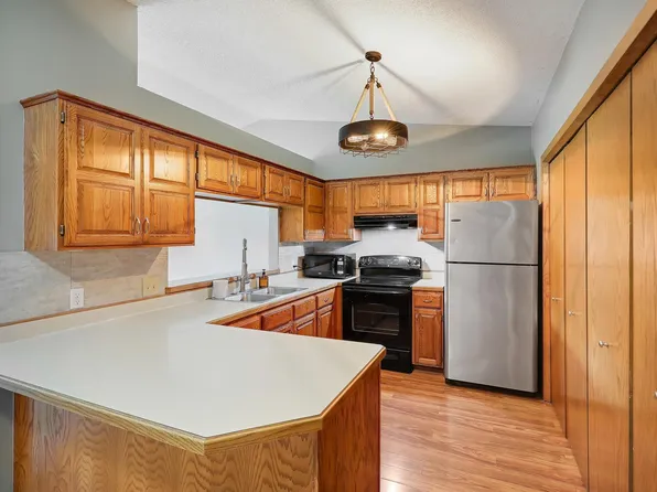 11139 Edgewood Cir N, Champlin, MN 55316