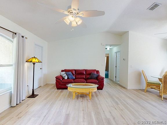 4th image of 720 Phyllis Ave