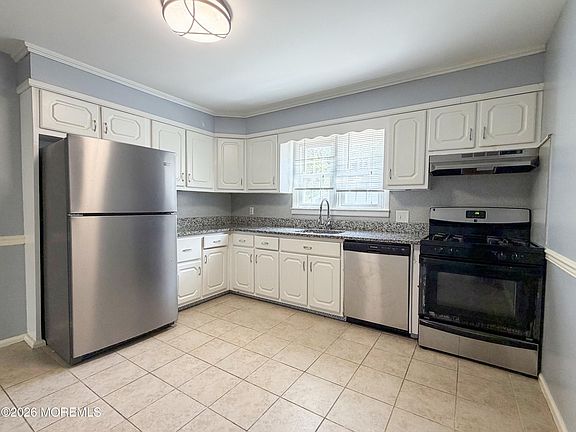 4th image of 35 Ruth Place