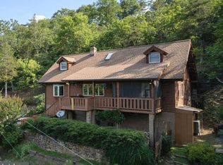 1660 Canoe River Dr, Rileyville, VA 22650