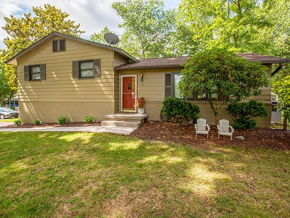 2nd image of 4401 Landon Dr