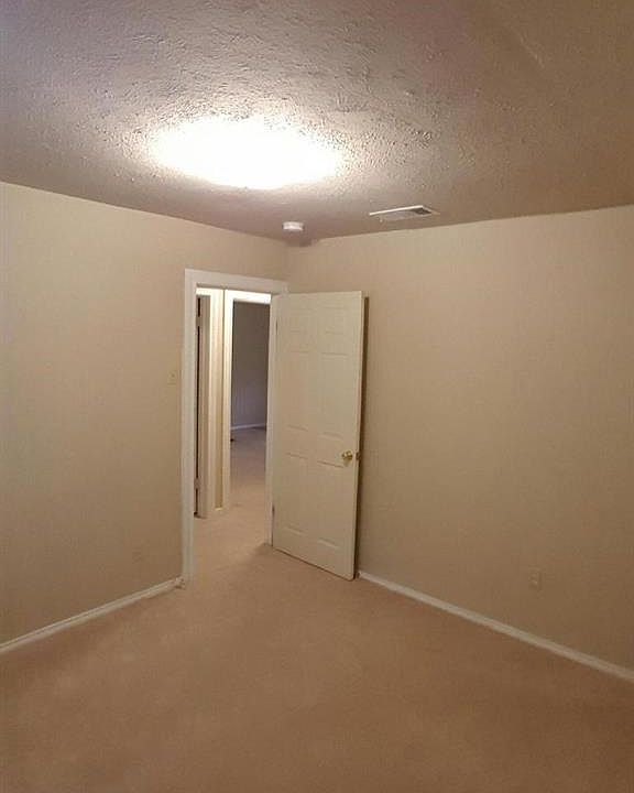 1st image of 3900 Woodchase Dr APT 98