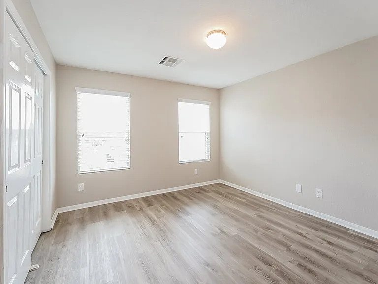4930 Jarl Ct — Photo 14