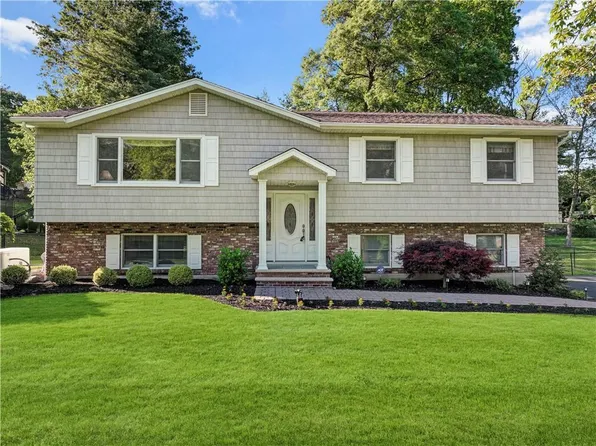 9 Joseph Drive, Valley Cottage, NY 10989