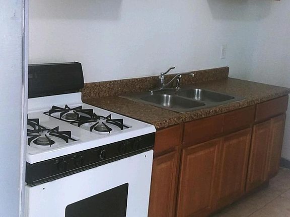 5th image of 311 Jim St #1