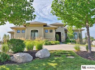 21405 Walnut St, Elkhorn, NE 68022