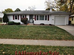 2304 Valley Park Dr, Cedar Falls, IA 50613