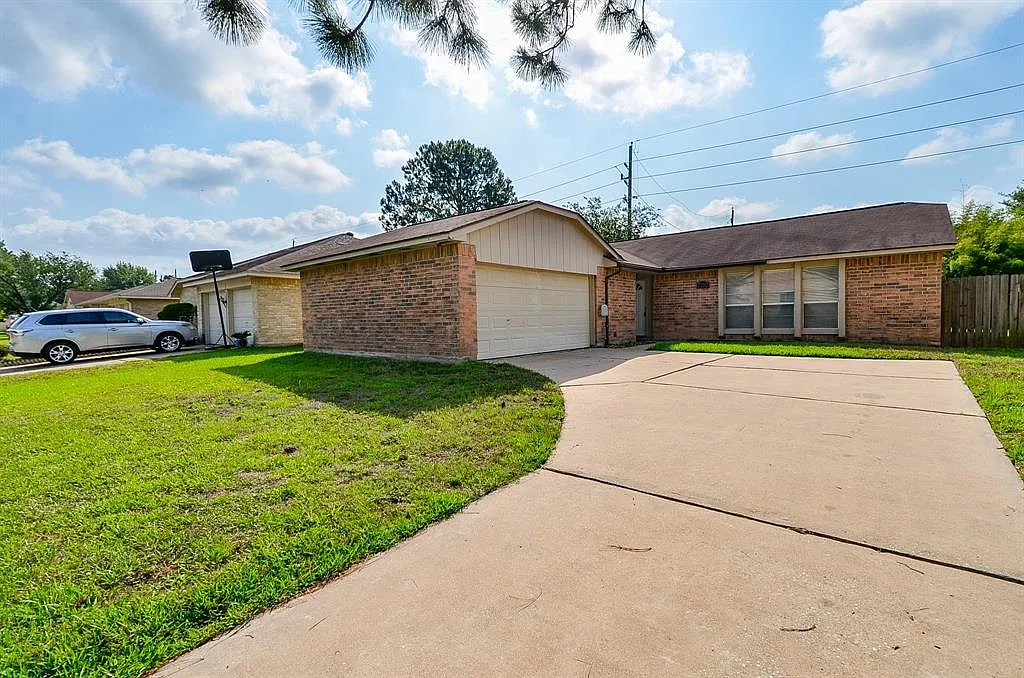 3 bed, 1402 sqft, $1,720 — Photo 3