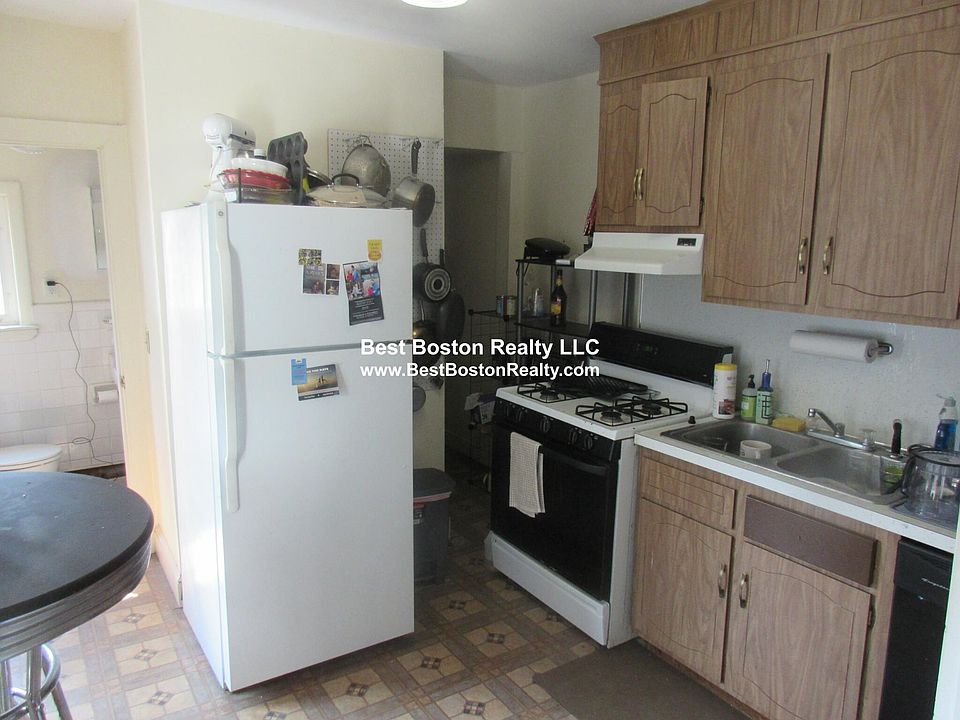 2nd image of 7 Elmer St #3A