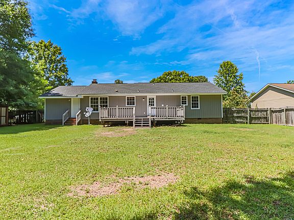 2nd image of 108 Fox Run Cir