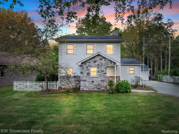 20380 Milburn St, Livonia, MI 48152