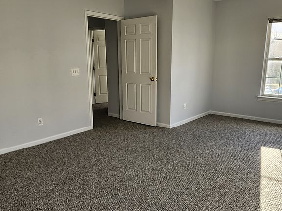 3rd image of 2690 S Knightsbridge Cir