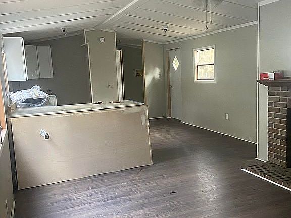 4th image of 130 Lauren Ln