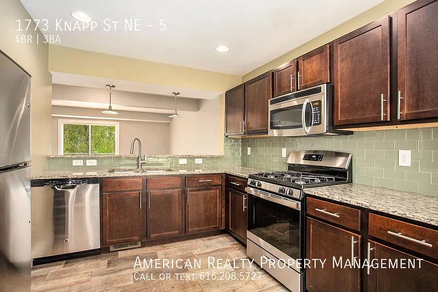 4 bed, 2.5 bath, 1698 sqft, $2,250 — Photo 3