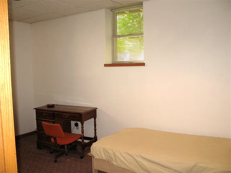 418 N Main St — Photo 27
