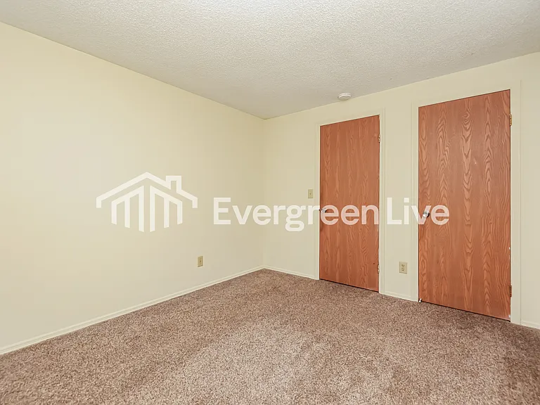 6493 Rolling Glen Dr — Photo 13