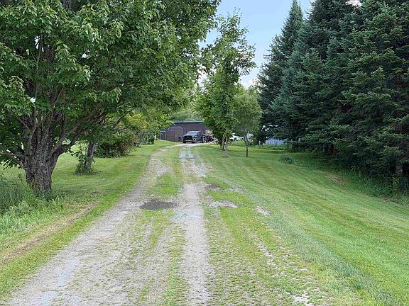 3rd image of 928 Holland Pond Road