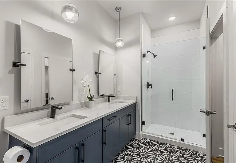 112 Rogers St NE #303 — Photo 4