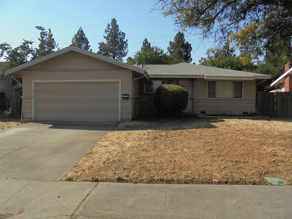 1st image of 243 Dahlia St