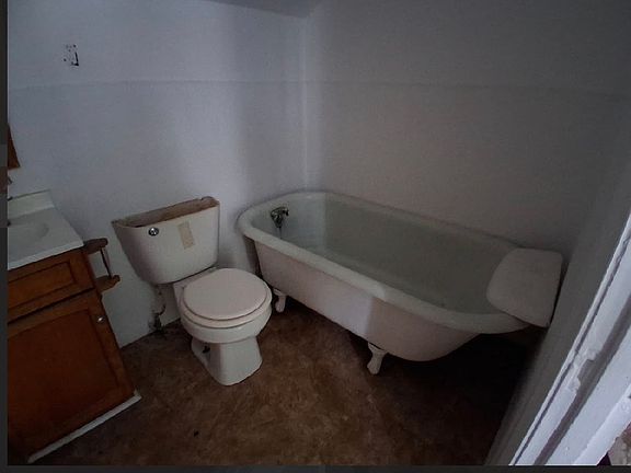 5th image of 1656 N College St