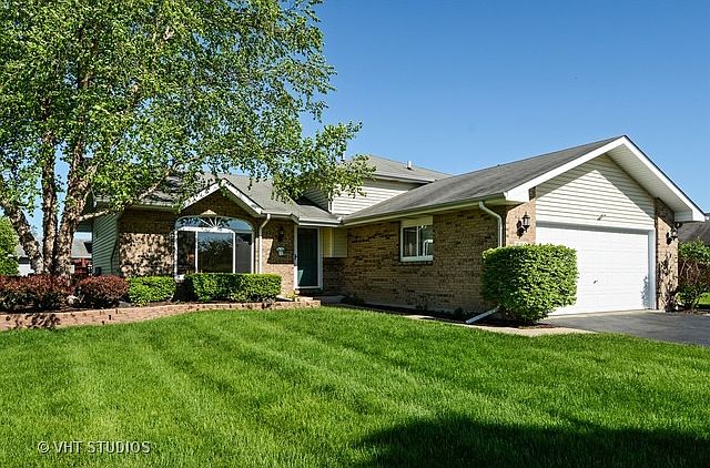1st image of 802 Cougar Ln