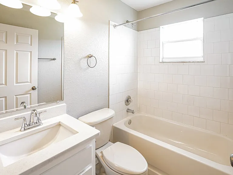 4944 Palm View Dr N — Photo 15