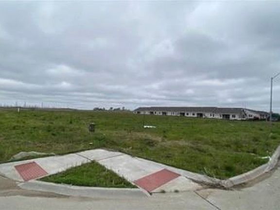 5th image of 300 NW 17th St